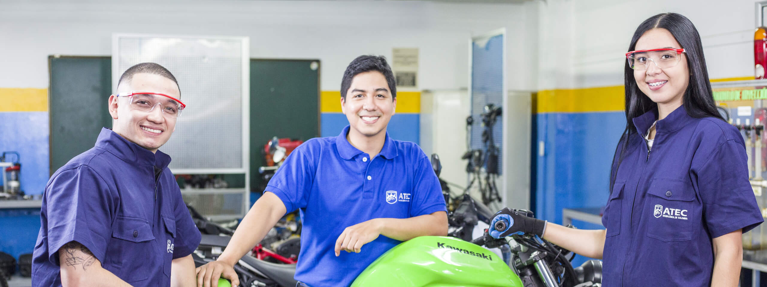 https://www.atec.edu.co/sites/default/files/revslider/image/sliders-motos-alto-cilindraje-atec-c.jpg
